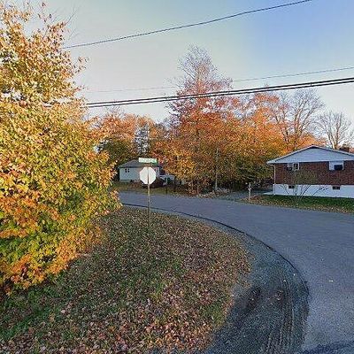 5003 Woodside Dr, Tobyhanna, PA 18466