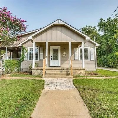 1107 E King St, Sherman, TX 75090