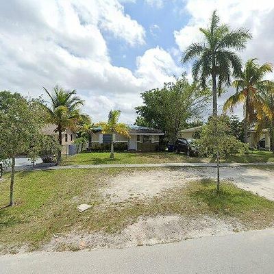 1260 Ne 157 Th St, North Miami Beach, FL 33162