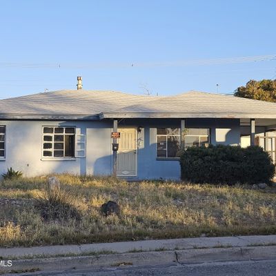 1814 Boston Dr, Las Cruces, NM 88001