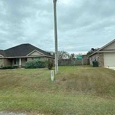 18750 Explorer Dr, Loxley, AL 36551