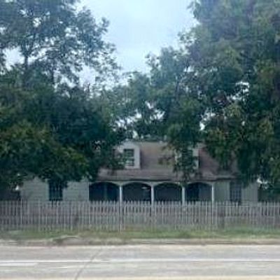 3224 Avenue H, Nederland, TX 77627