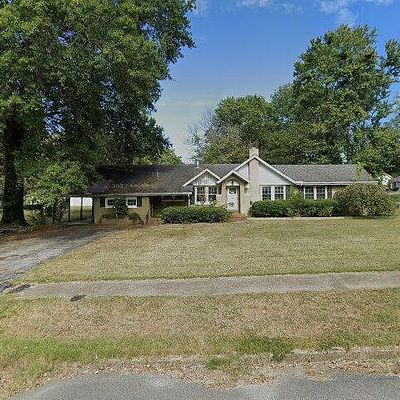 365 Benton St, Huntingdon, TN 38344