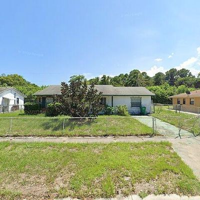 308 Essex Dr, Fort Pierce, FL 34946