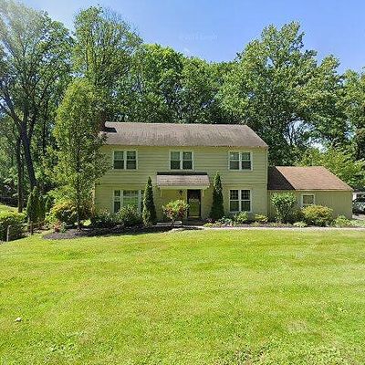 425 Woodcrest Rd, Wayne, PA 19087