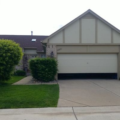 42614 Cedar Ridge Dr, Clinton Township, MI 48038