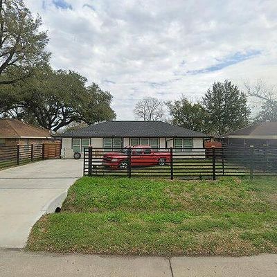 4506 Moore St, Houston, TX 77009