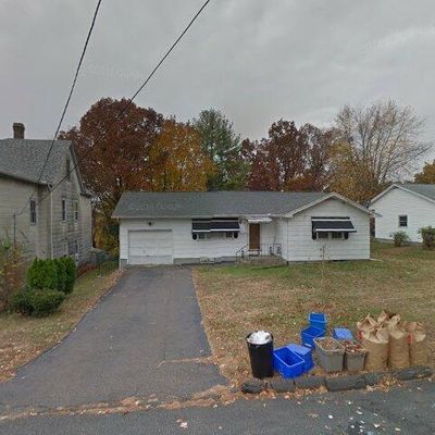 40 Chapin St, Holyoke, MA 01040