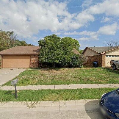 4025 Dogwood Ln, Fort Worth, TX 76137