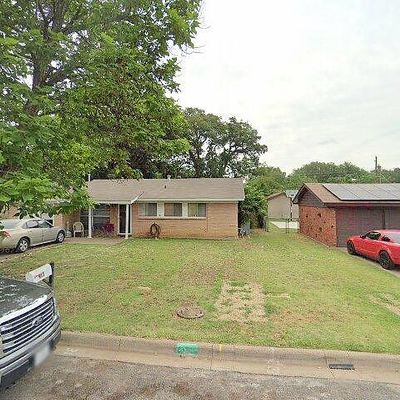 404 Simmons Dr, Hurst, TX 76053