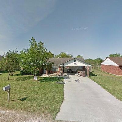 606 Hon Ave, Jourdanton, TX 78026