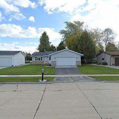 1215 E Thomas St, Manitowoc, WI 54220