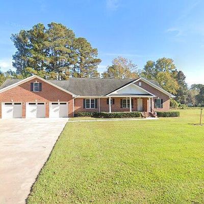 128 Arena Dr, Lake Waccamaw, NC 28450