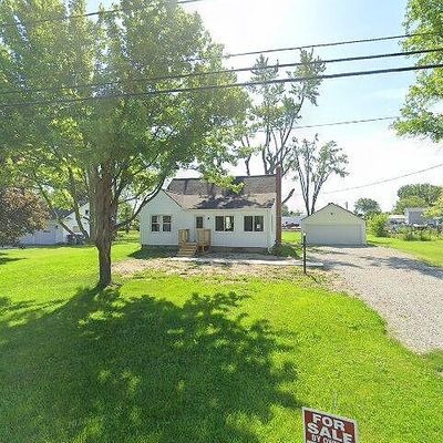 1329 Christy Rd, Fremont, OH 43420