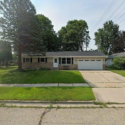 2117 Lenora Dr, West Bend, WI 53090