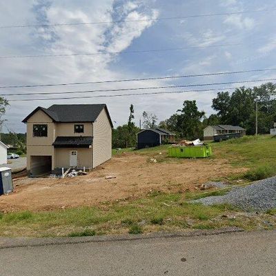 1913 Lewter Dr, Clarksville, TN 37042