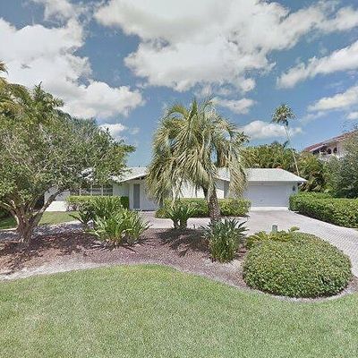 1990 4 Th St S, Naples, FL 34102