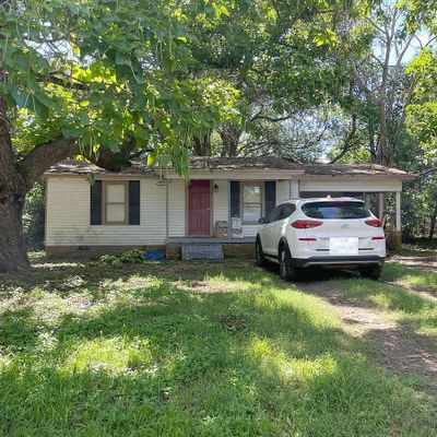 305 Bowers St, Lindale, TX 75771