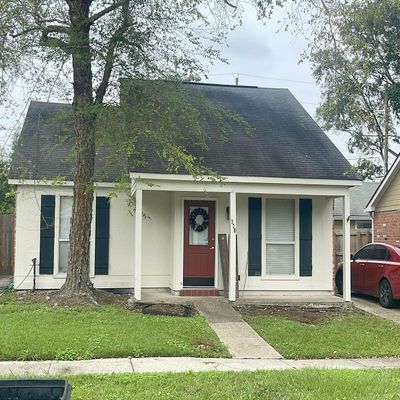 330 Meadow Crossing Dr, Baton Rouge, LA 70820