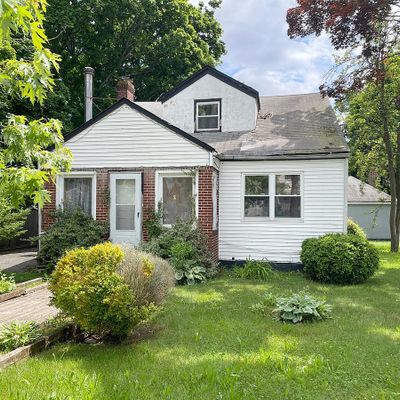 34 Pineview Blvd, Central Islip, NY 11722