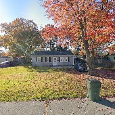 35 Walnut Cir, Windsor Locks, CT 06096