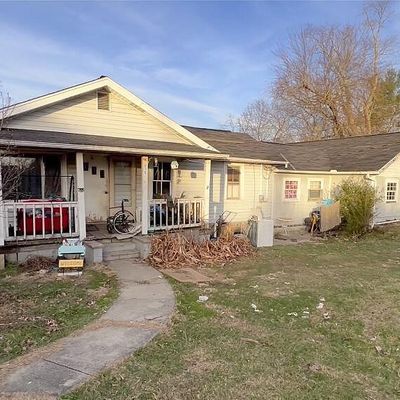 316 Mark Twain Ave E, Jamestown, TN 38556