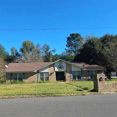 404 Pinewood Dr, Marshall, TX 75672