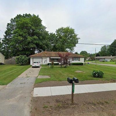 3801 N Thomas Rd, Freeland, MI 48623