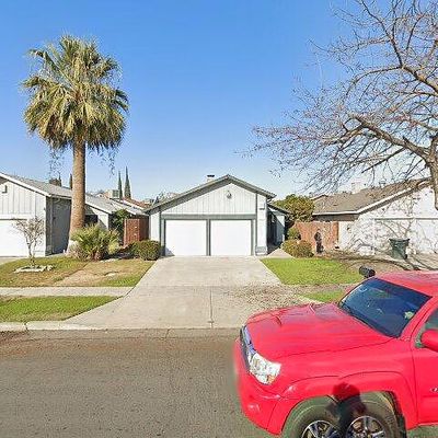 4815 E Geary St, Fresno, CA 93725