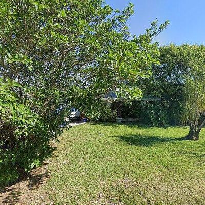 5 Sailfish Ln, Ocean Ridge, FL 33435