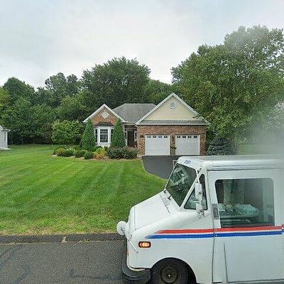 5 Timothy Ln, Bloomfield, CT 06002