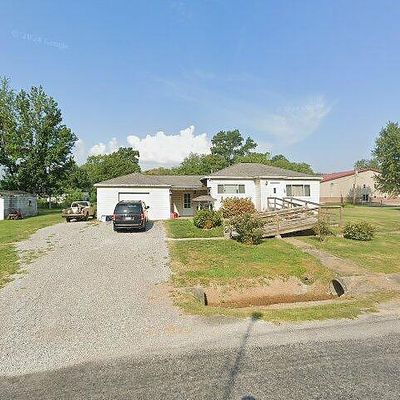 501 S Main St, Belle Rive, IL 62810