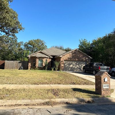 4421 Shackleford St, Fort Worth, TX 76119