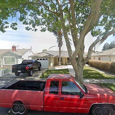 571 Tiffany Dr, Hollister, CA 95023