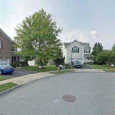 607 Patricia Cir, Stewartsville, NJ 08886