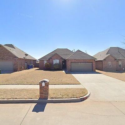 608 E Linden Ln, Mustang, OK 73064