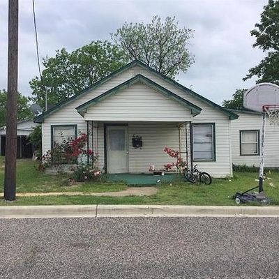 608 Water St, Whitesboro, TX 76273