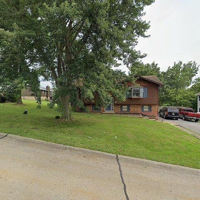 810 Sheraton Ln, Herculaneum, MO 63048