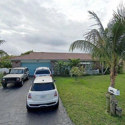 8106 Nw 96 Th Ter, Tamarac, FL 33321