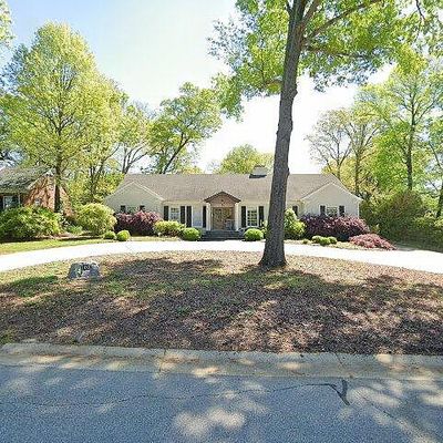 100 Knollwood Dr, Greensboro, NC 27403