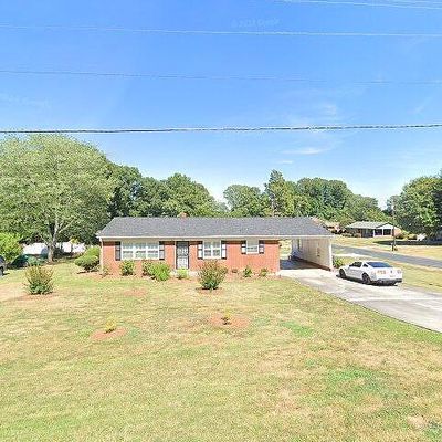 1002 Meadowbrook Rd, Asheboro, NC 27203