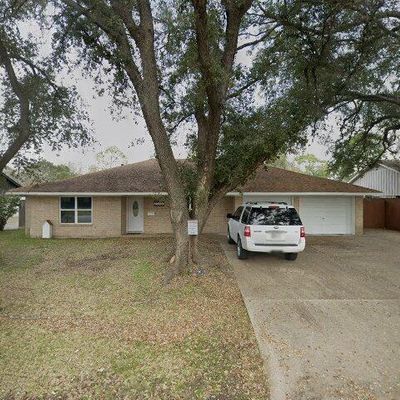 1004 Country Club Dr, Richmond, TX 77469