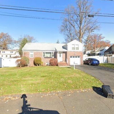 76 Druid Ave, Dumont, NJ 07628