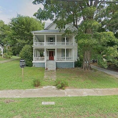 77 Broad St, Milton, NC 27305