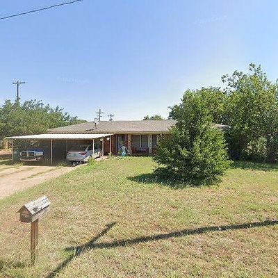 109 W Summit Ave, Electra, TX 76360