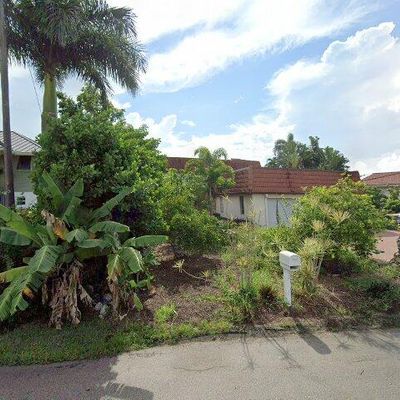 11 Capri Blvd, Naples, FL 34113