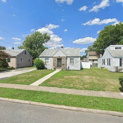 11 Love Ln, Norwood, PA 19074