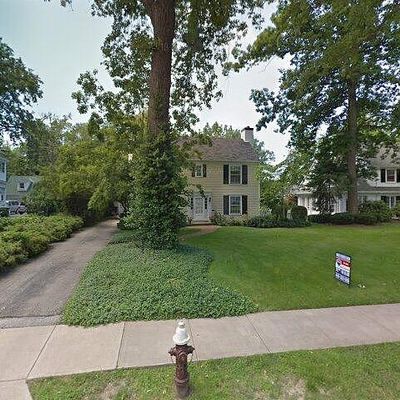 1102 Forest Rd, Lakewood, OH 44107