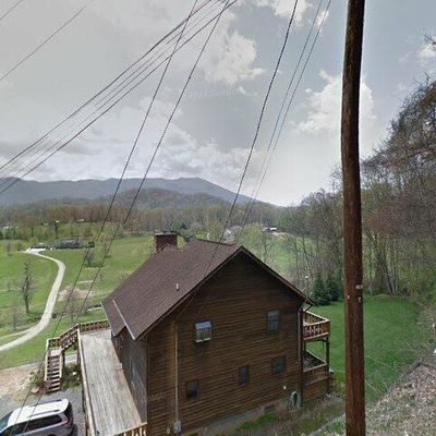 111 Far Side Way, Waynesville, NC 28786