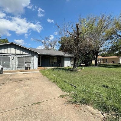 111 Kay Dr, Robinson, TX 76706